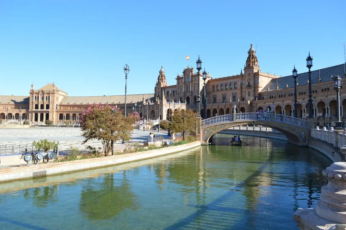 A wide shot photo of the Plaza de España